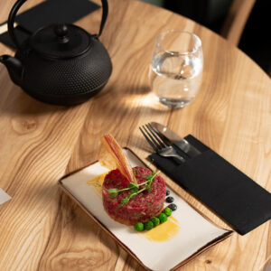 TATAR WOŁOWY NA ZIEMNIAKACH GRATIN